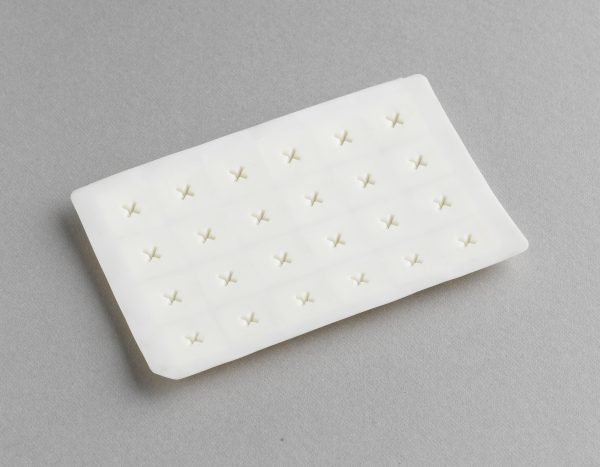 Pierceable Santoprene, 24 square well sealing cap